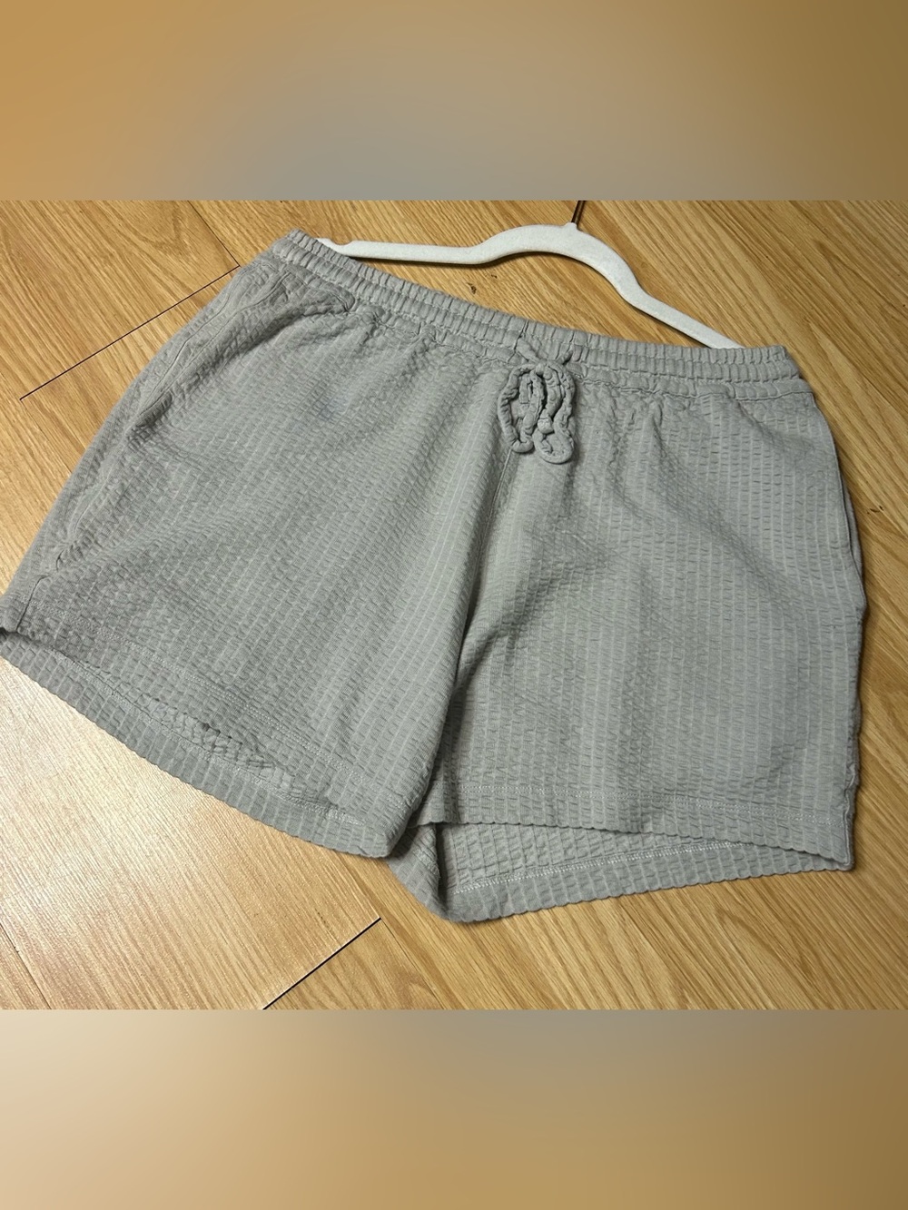 COS Waffle Textured Lounge Shorts Men’s Medium Light Grey Minimalist Casual